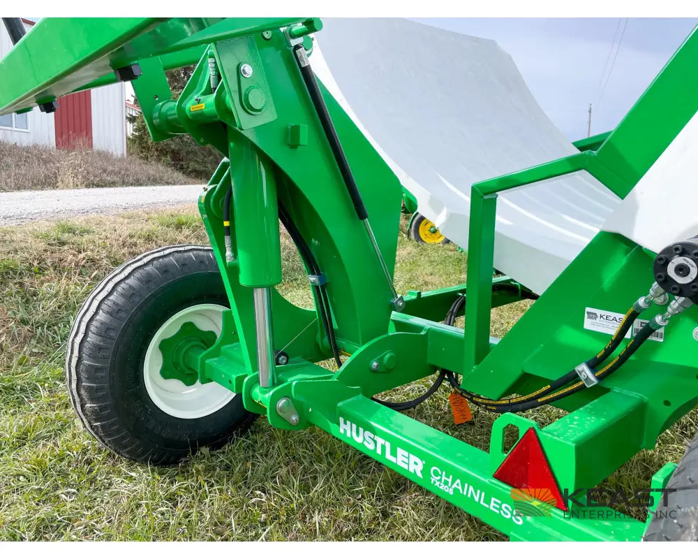 Hustler Chainless TH205 HD Bale Feeder Pull Type Rear Self-Loading Forks Bale Processors
