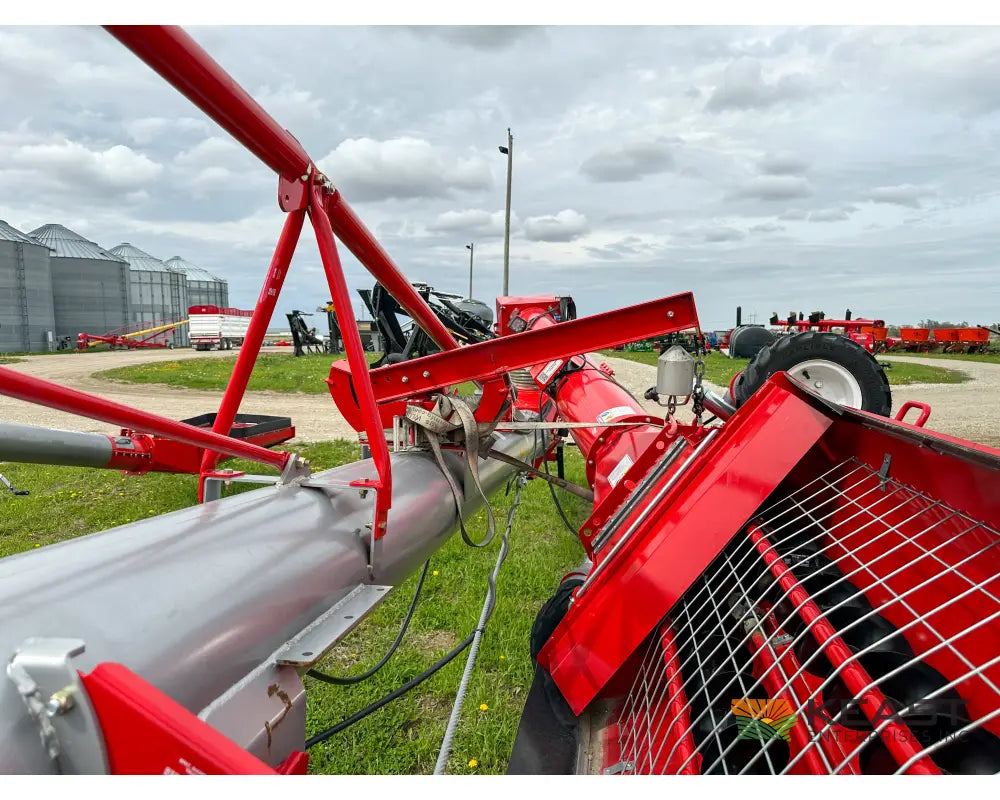 Hutchinson HX 13 94 Auger 13’’ x 94’ Electric Swingaway Scissor Lift Augers