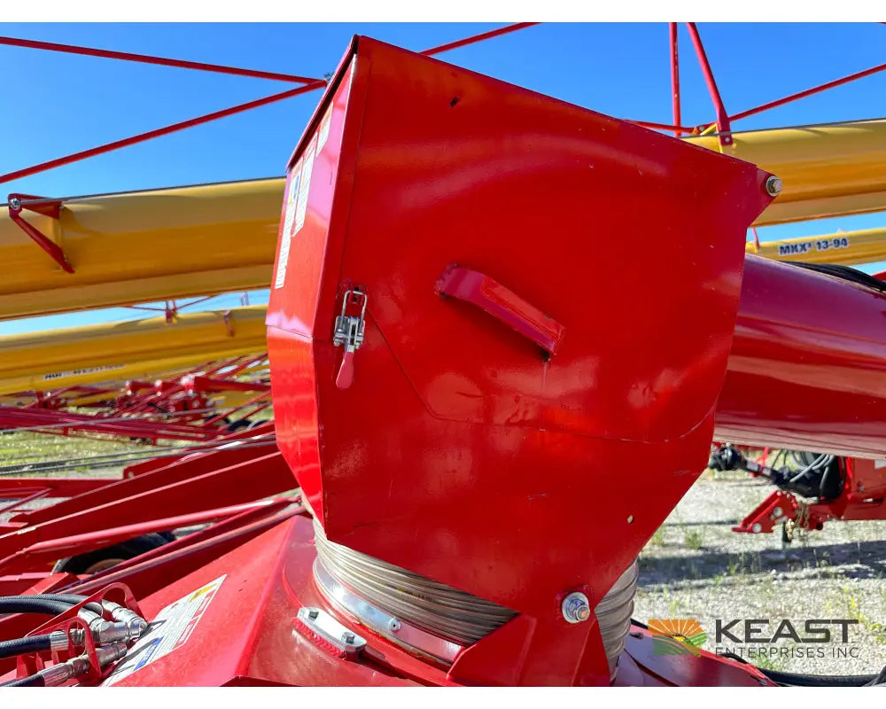 Hutchinson HX 13-114 Auger 13’’ x 114’ Swingaway Hopper Scissor Lift Augers