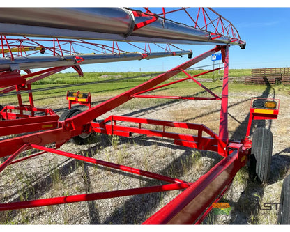 Hutchinson HX 13-114 Auger 13’’ x 114’ Swingaway Hopper Scissor Lift Augers