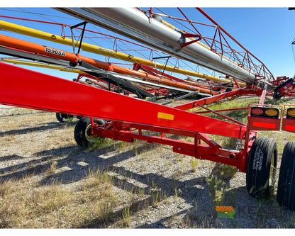 Hutchinson HX 13-114 Auger 13’’ x 114’ Swingaway Hopper Scissor Lift Augers