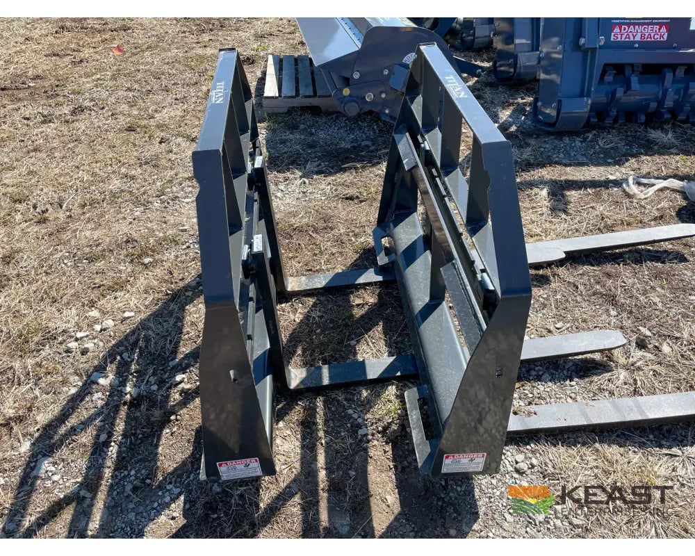 Ironcraft SDFF 48’’ Pallet Forks - 4,000 LB Capacity Skid Steer Mounting Plate Pallet Forks