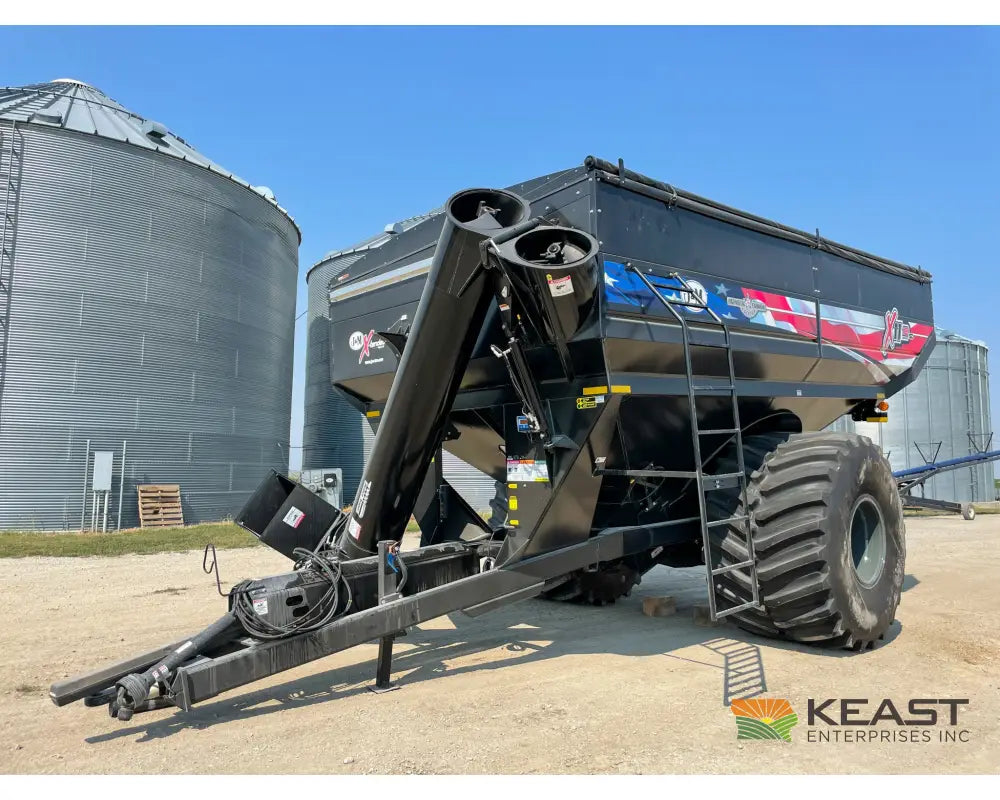 J&M 1112 Grain Cart - 1,150 Bushel Capacity Roll Tarp 20’’ Discharge Scales Grain Carts