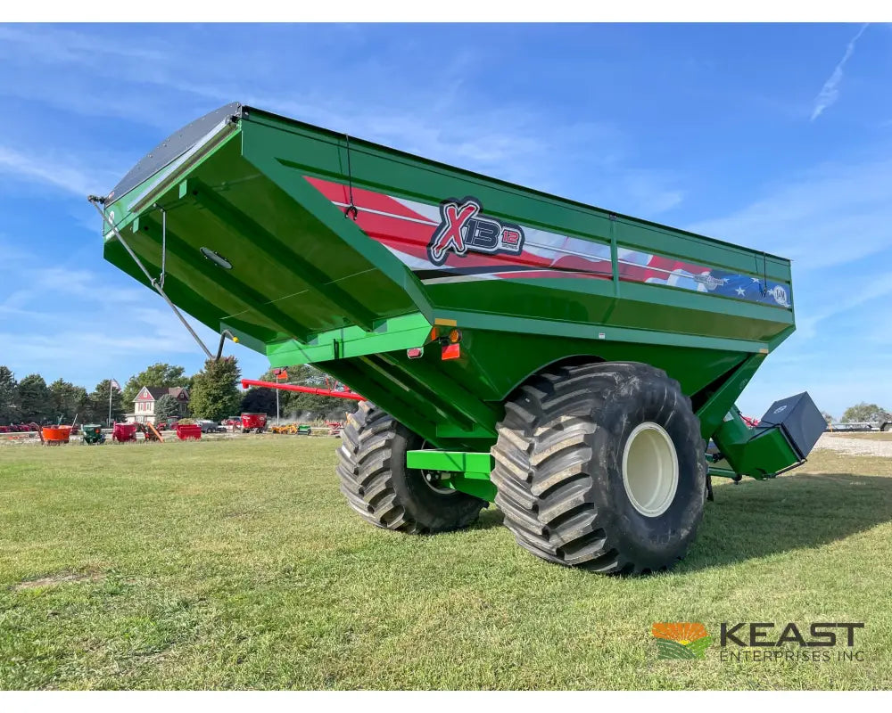 J&M 1312 Grain Cart 1,325 Bushel Capacity Roll Tarp 20’’ Discharge Scales Grain Carts