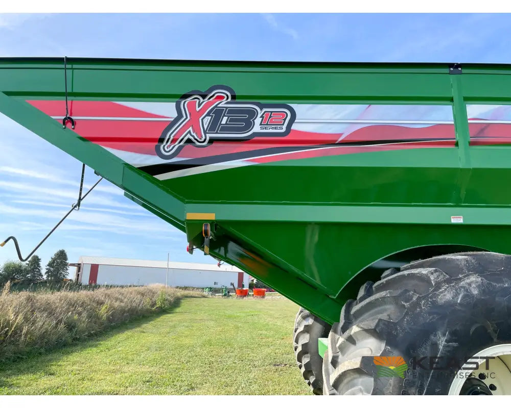 J&M 1312 Grain Cart 1,325 Bushel Capacity Roll Tarp 20’’ Discharge Scales Grain Carts