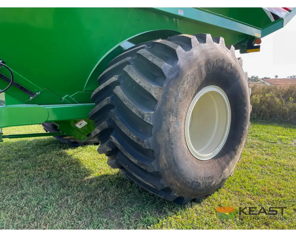 J&M 1312 Grain Cart 1,325 Bushel Capacity Roll Tarp 20’’ Discharge Scales Grain Carts