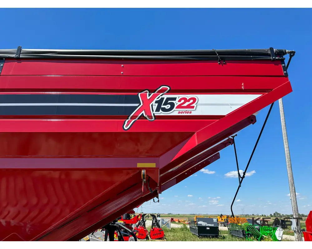 J&M 1522T Tracked Grain Cart 1,500 Bushel Capacity Roll Tarp 20’’ Discharge Scales Grain Carts
