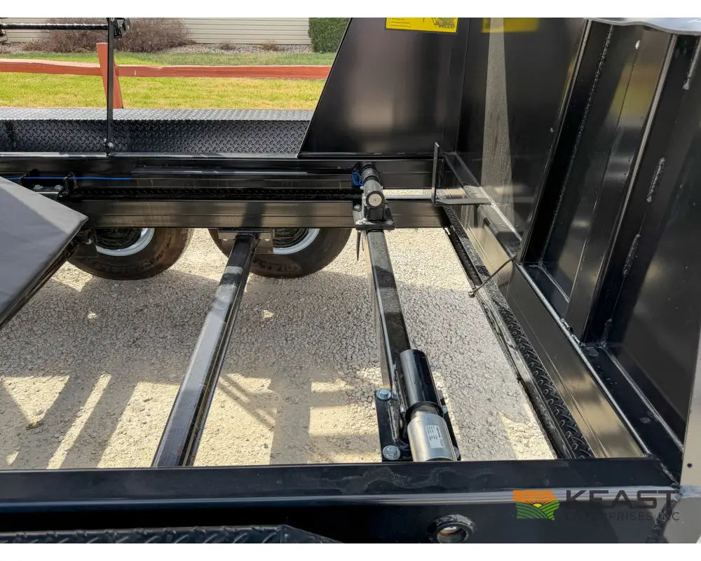 J&M LC390 Bulk Seed Tender 390 Cu Ft Capacity Intercomp Scales Seed Tenders