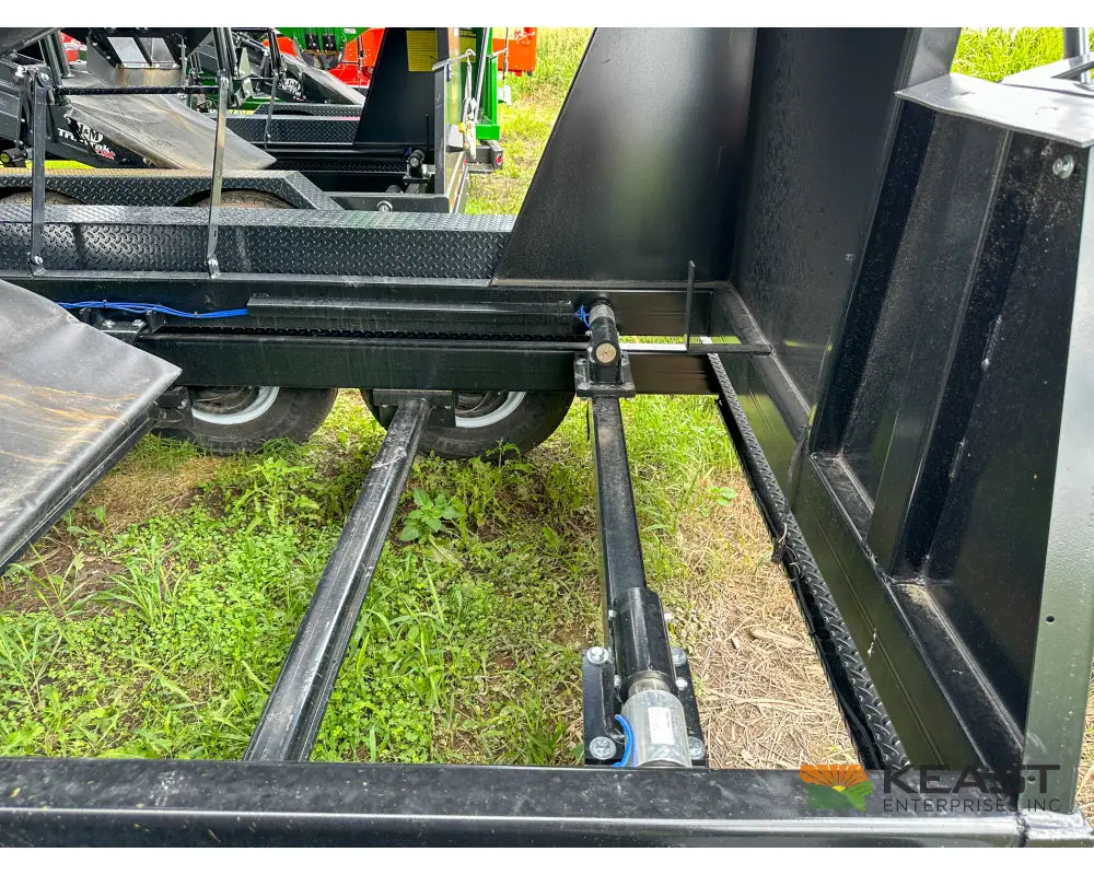 J&M LC390 Bulk Seed Tender - 390 Cu Ft Capacity Intercomp Scales Talc Kit Seed Tenders