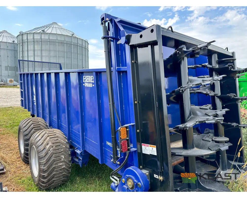 JBS 2648 Manure Spreader – 769 Cu Ft Heaped Capacity Vertical Beaters Manure Spreaders