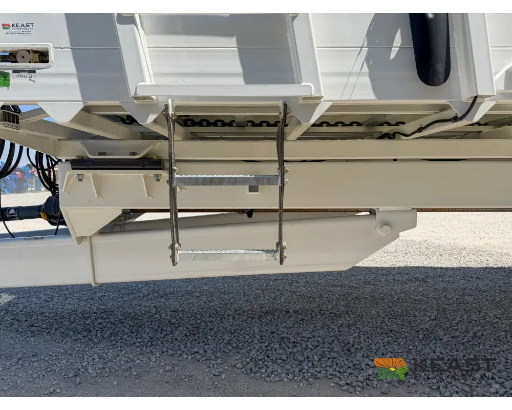JBS VMWB 3048 Wide Body Manure Spreader 1100 Cu Ft Heaped Capacity Vertical Beaters - Manure Spreaders
