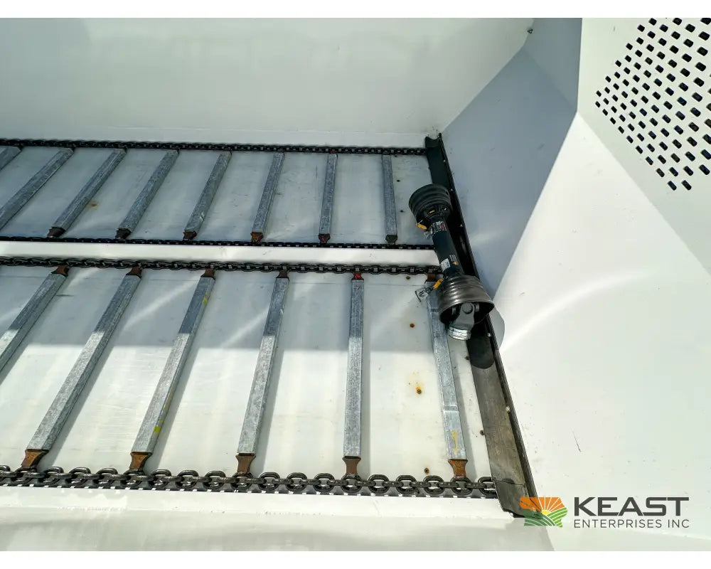 JBS VMWB 3048 Wide Body Manure Spreader 1100 Cu Ft Heaped Capacity Vertical Beaters Manure Spreaders