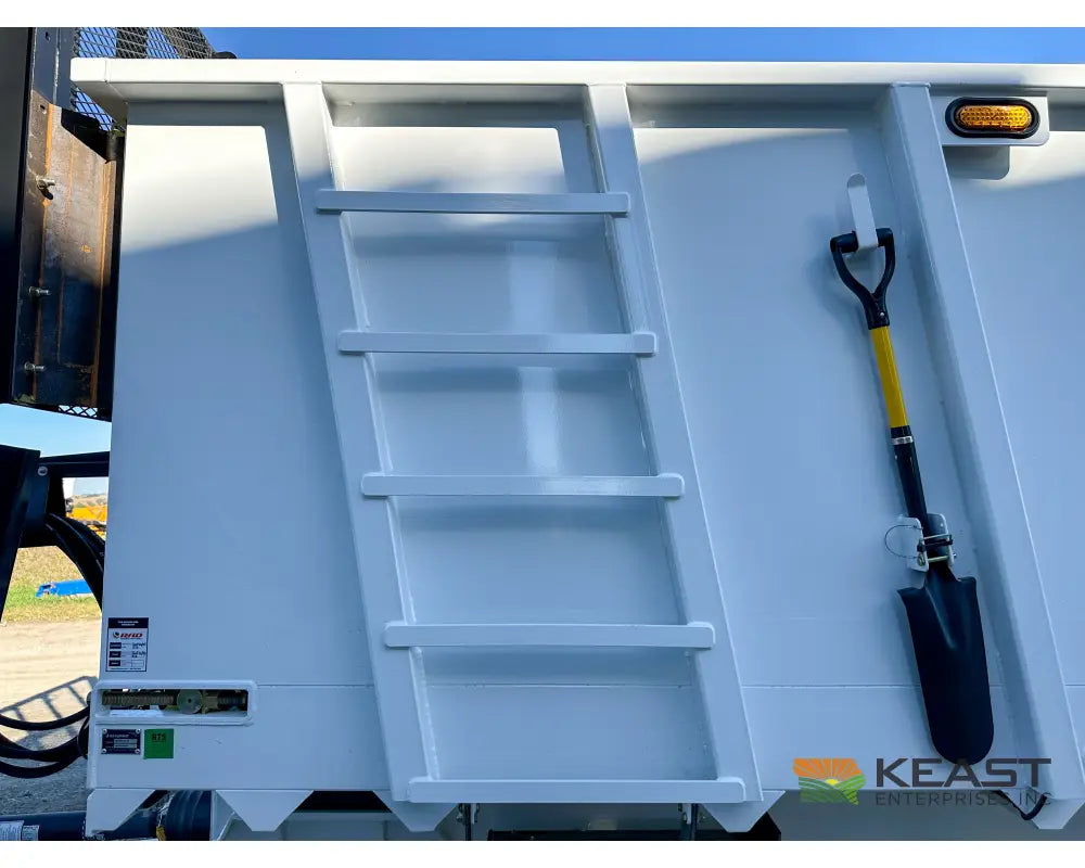 JBS VMWB 3048 Wide Body Manure Spreader 1100 Cu Ft Heaped Capacity Vertical Beaters Manure Spreaders