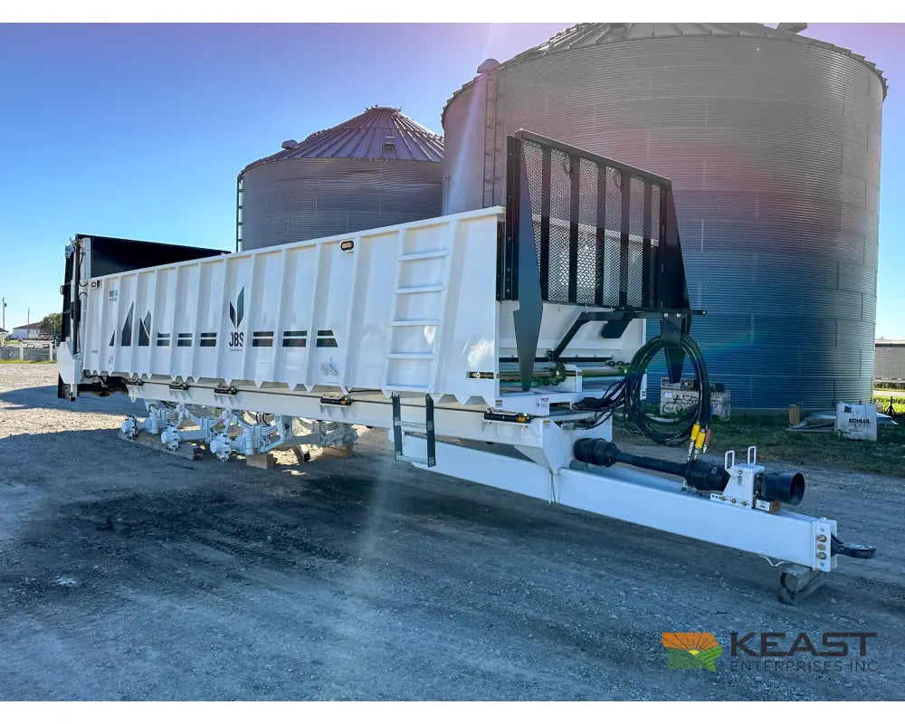 JBS VMWB 3048 Wide Body Manure Spreader 1100 Cu Ft Heaped Capacity Vertical Beaters Manure Spreaders