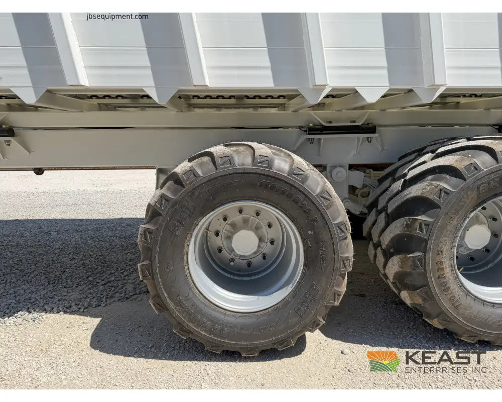 JBS VMWB 3048 Wide Body Manure Spreader 1100 Cu Ft Heaped Capacity Vertical Beaters - Manure Spreaders