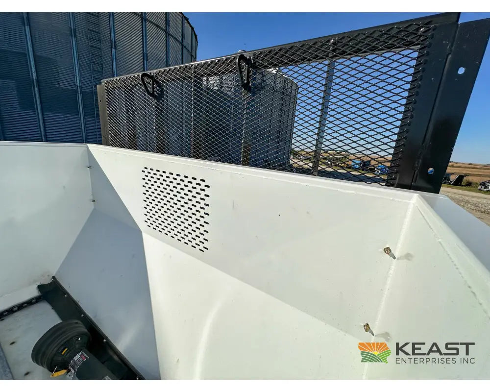 JBS VMWB 3048 Wide Body Manure Spreader 1100 Cu Ft Heaped Capacity Vertical Beaters Manure Spreaders