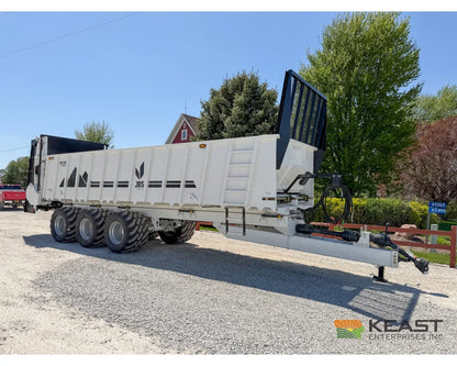 JBS VMWB 3048 Wide Body Manure Spreader 1100 Cu Ft Heaped Capacity Vertical Beaters - Manure Spreaders