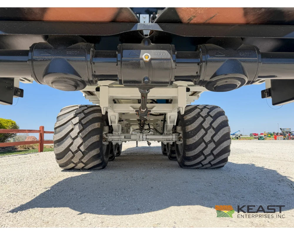 JBS VMWB 3048 Wide Body Manure Spreader 1100 Cu Ft Heaped Capacity Vertical Beaters - Manure Spreaders