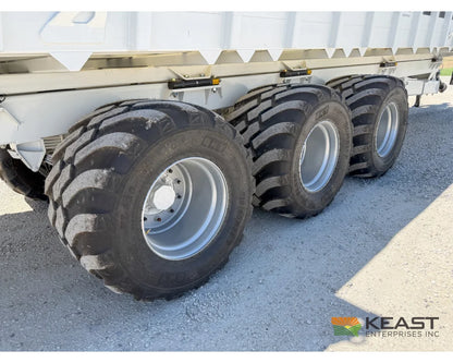 JBS VMWB 3048 Wide Body Manure Spreader 1100 Cu Ft Heaped Capacity Vertical Beaters - Manure Spreaders