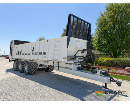 JBS VMWB 3048 Wide Body Manure Spreader 1100 Cu Ft Heaped Capacity Vertical Beaters - Manure Spreaders