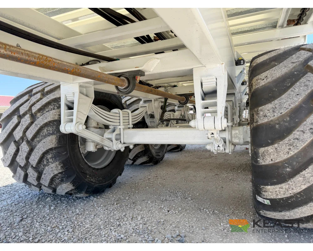 JBS VMWB 3048 Wide Body Manure Spreader 1100 Cu Ft Heaped Capacity Vertical Beaters - Manure Spreaders
