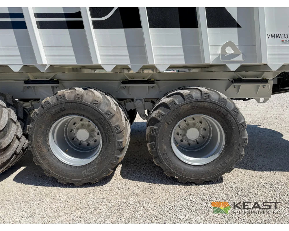 JBS VMWB 3048 Wide Body Manure Spreader 1100 Cu Ft Heaped Capacity Vertical Beaters - Manure Spreaders