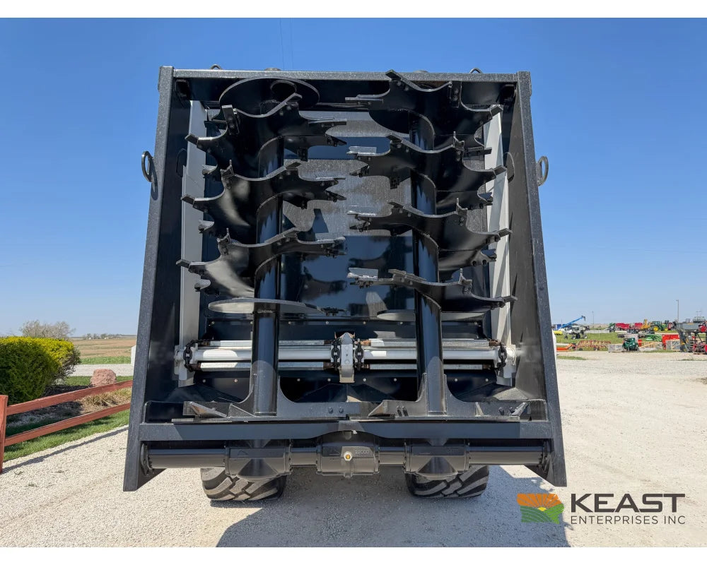 JBS VMWB 3048 Wide Body Manure Spreader 1100 Cu Ft Heaped Capacity Vertical Beaters - Manure Spreaders