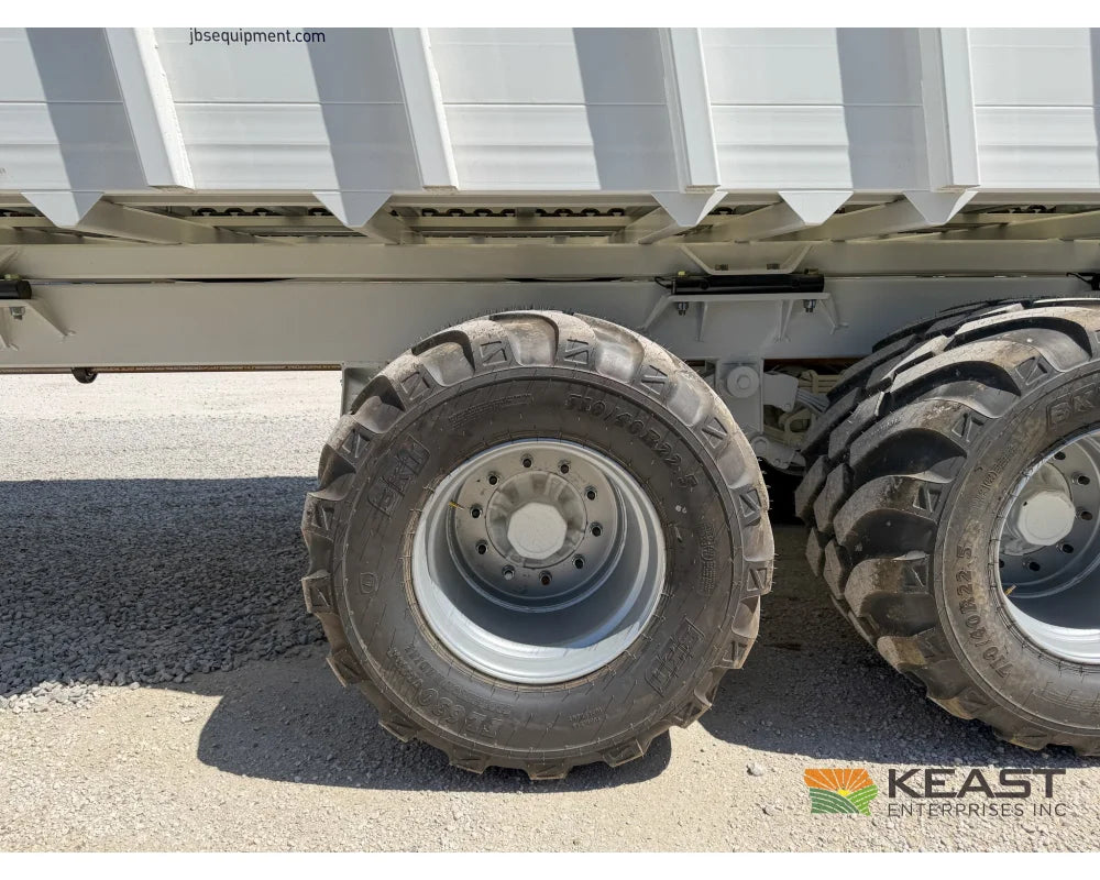 JBS VMWB 3048 Wide Body Manure Spreader 1100 Cu Ft Heaped Capacity Vertical Beaters - Manure Spreaders
