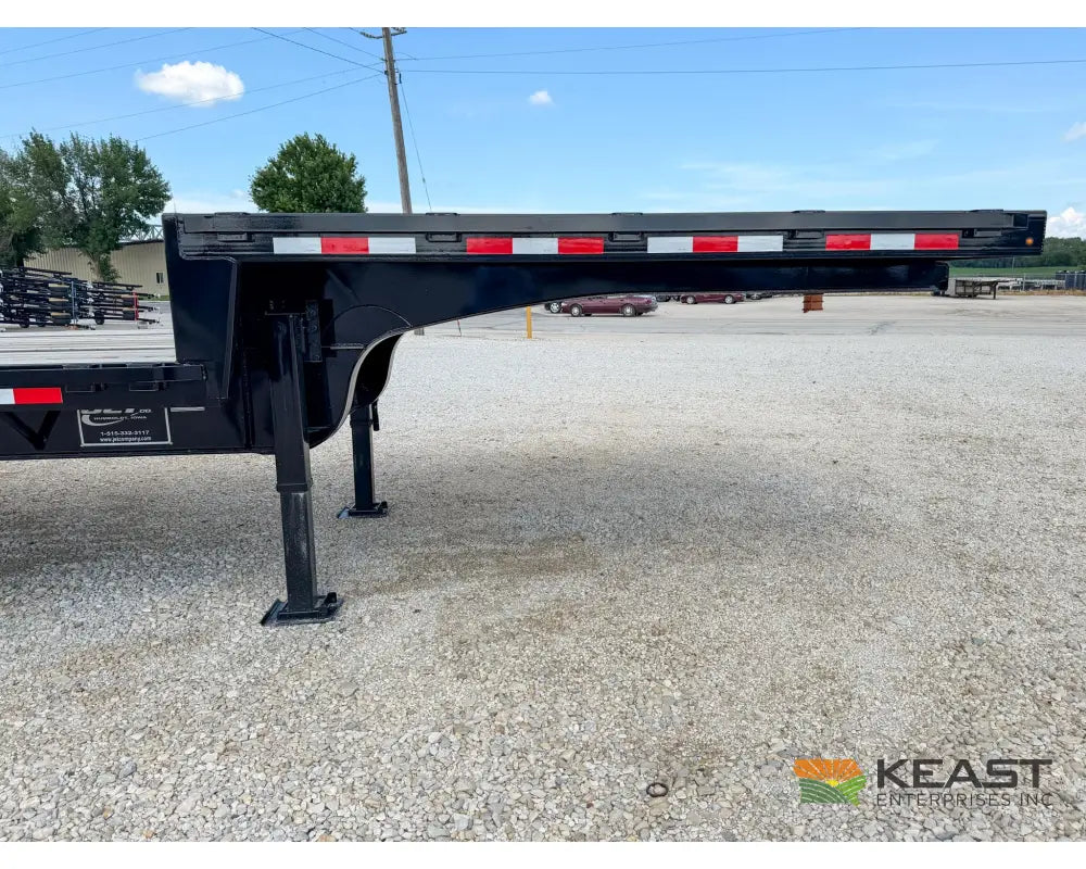 Jet 38’ Drop Deck Trailer 32’ Lower Deck Closed Tandem Axle - Drop Deck Trailers