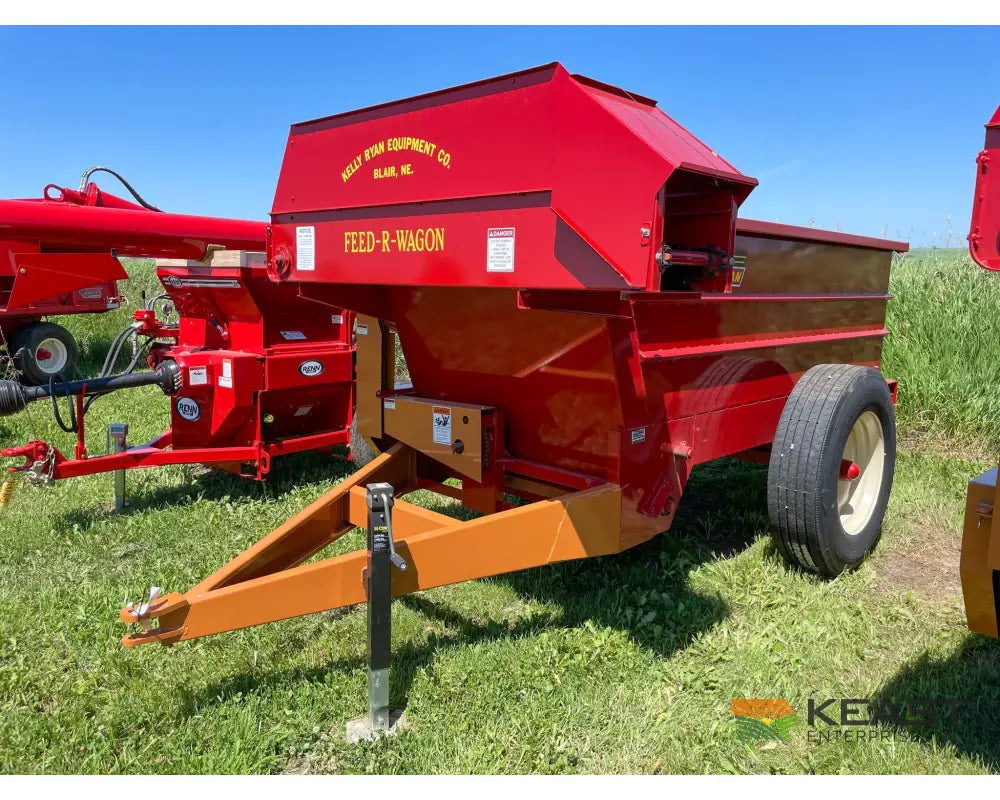 Kelly Ryan 4x10 Feed Wagon - 115 Bushel Capacity 48’’ Discharge Height Fuel Trailers
