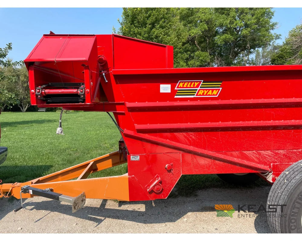 Kelly Ryan 4x10 Feed Wagon - 115 Bushel Capacity 48’’ Discharge Height Fuel Trailers