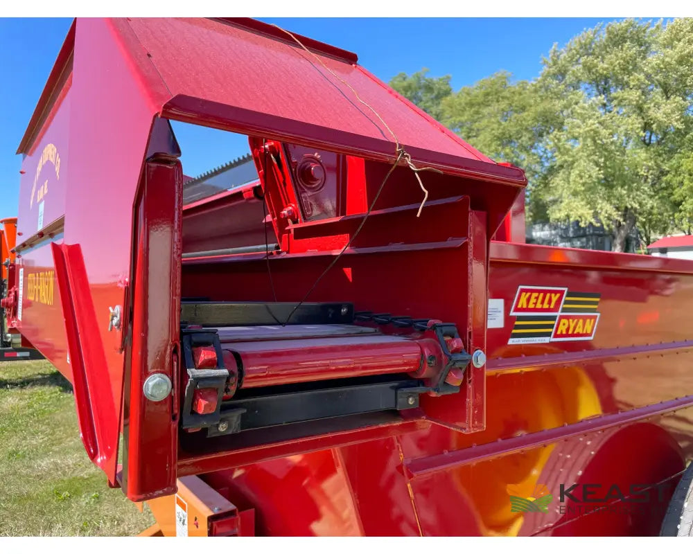 Kelly Ryan 4x10 Feed Wagon Scales 115 Bushel Capacity 48’’ Discharge Height Feed Wagons