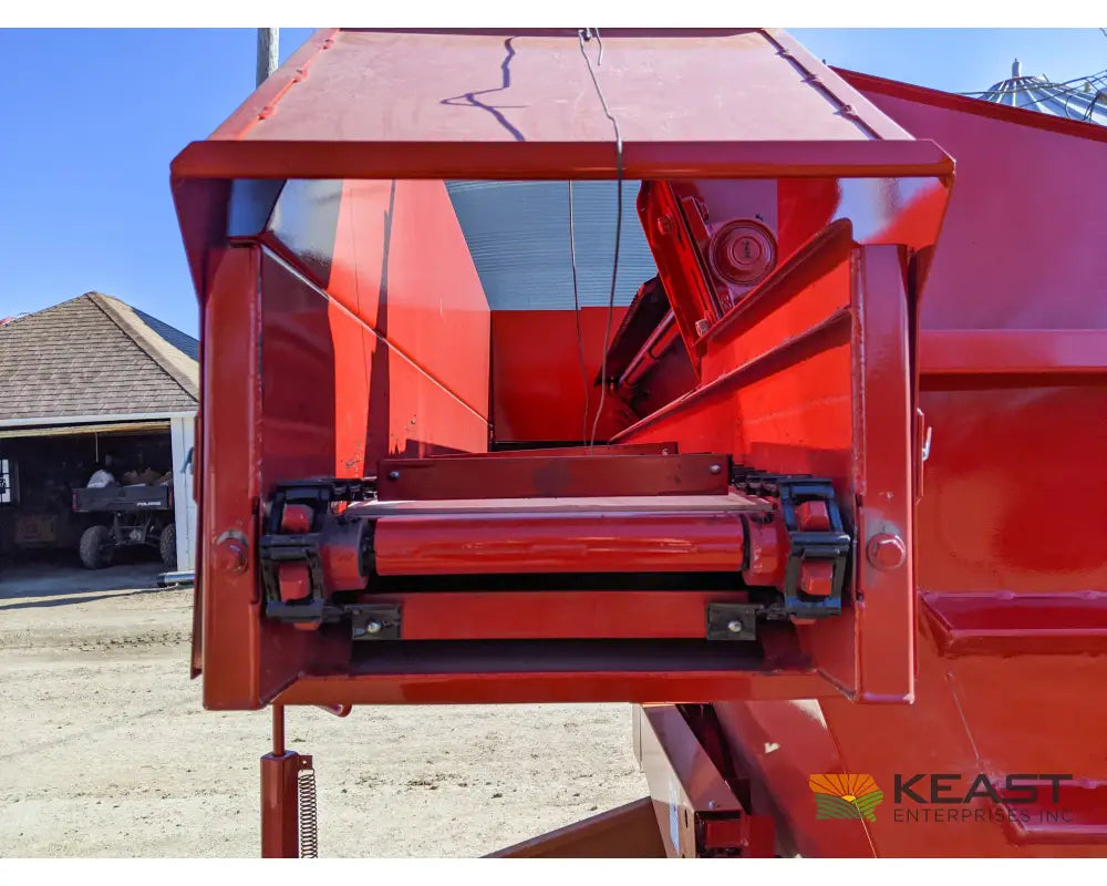 Kelly Ryan 5x12 Feed Wagon 190 Bushel Capacity 48’’ Discharge Height Leaf Springs Fuel Trailers