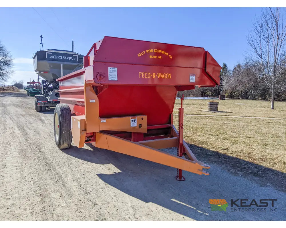 Kelly Ryan 5x12 Feed Wagon 190 Bushel Capacity 48’’ Discharge Height Leaf Springs Fuel Trailers