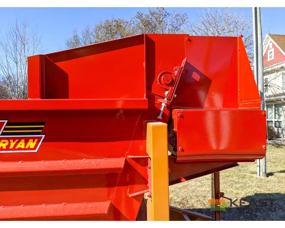 Kelly Ryan 5x12 Feed Wagon 190 Bushel Capacity 48’’ Discharge Height Leaf Springs Fuel Trailers