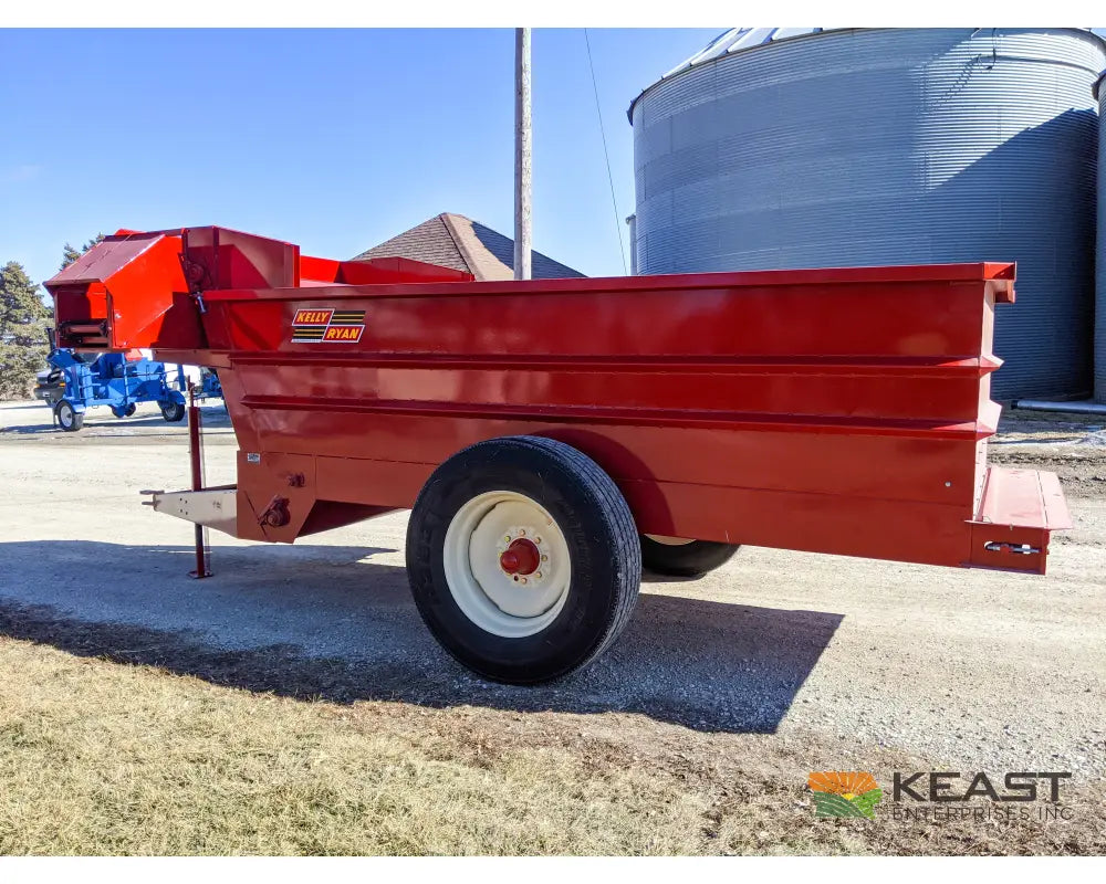 Kelly Ryan 5x12 Feed Wagon 190 Bushel Capacity 48’’ Discharge Height Leaf Springs Fuel Trailers