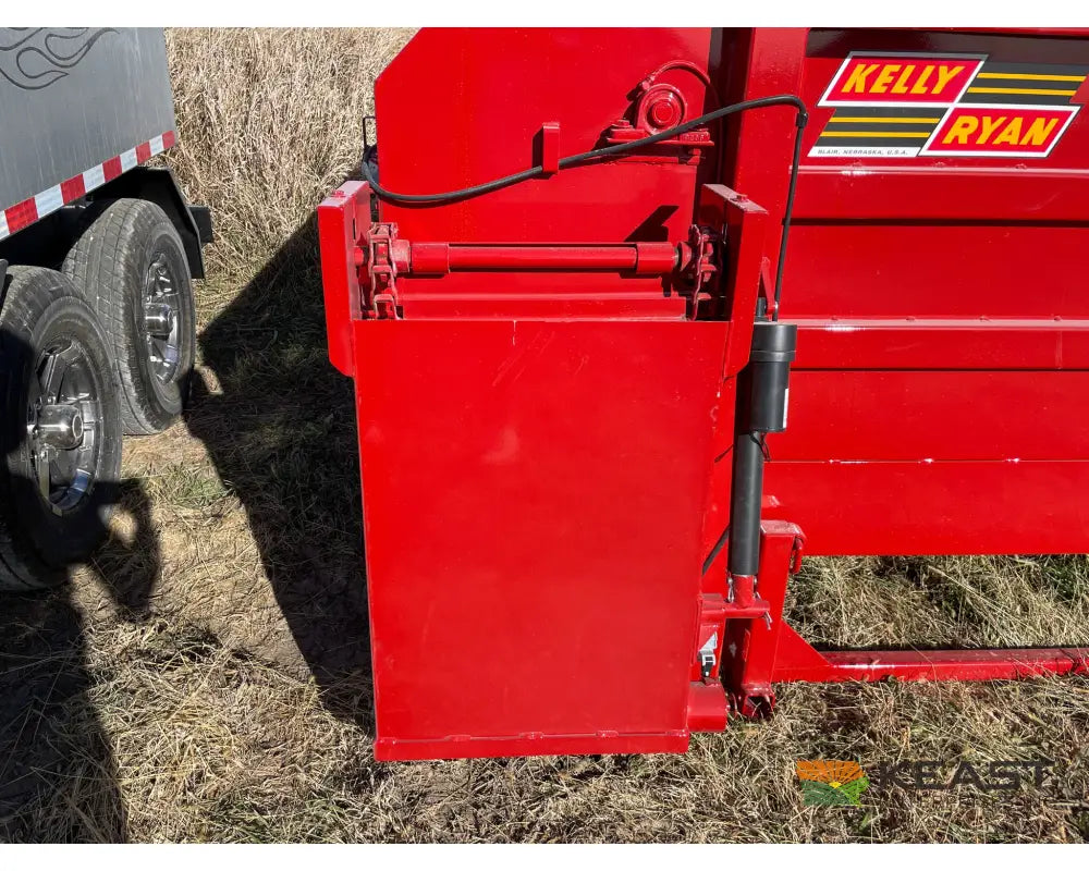 Kelly Ryan 6x8 Truck Mount Feed-R-Wagon - 131 Cu Ft Capacity Hydraulic Drive Feed Wagons
