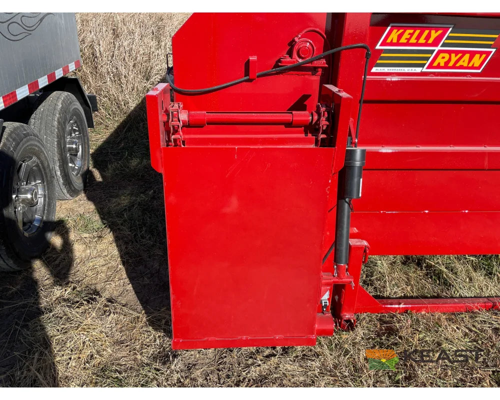 Kelly Ryan 6x8 Truck Mount Feed-R-Wagon - 131 Cu Ft Capacity Hydraulic Drive Feed Wagons