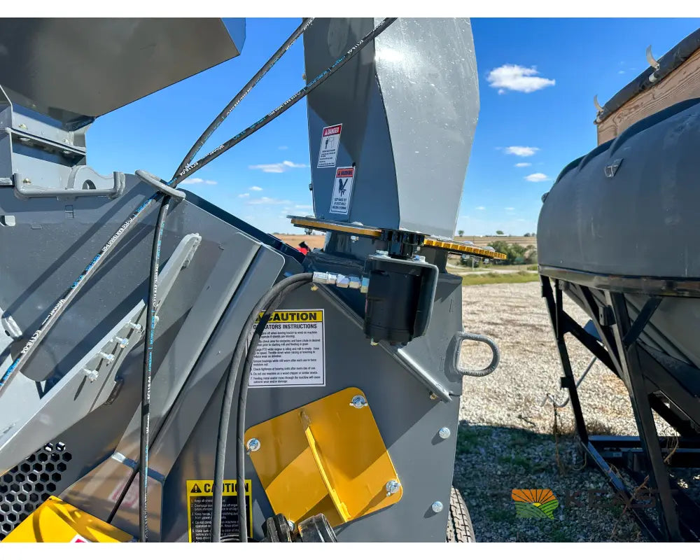 Lankota Corn Cracker Hammer Mill Trailered Up to 2,600 BPH Capacity Hydraulic Chute Control Hammer Mill