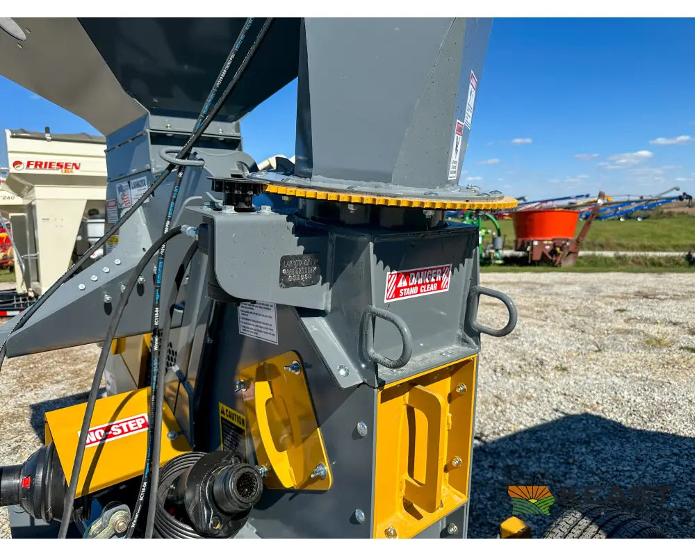 Lankota Corn Cracker Hammer Mill Trailered Up to 2,600 BPH Capacity Hydraulic Chute Control Hammer Mill