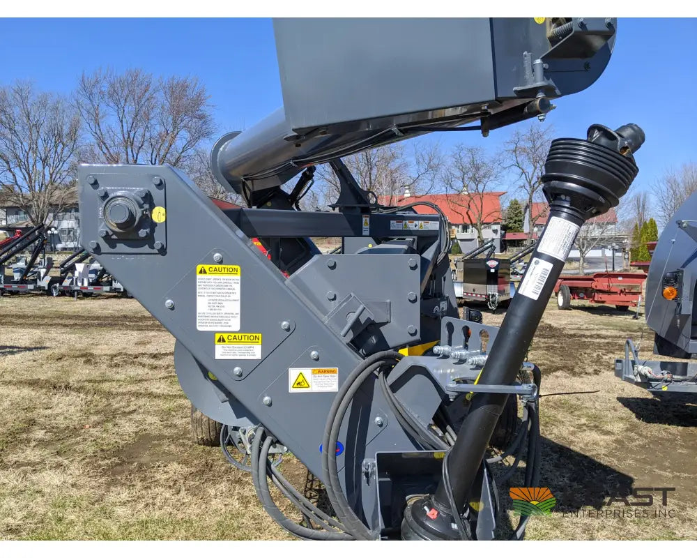 Loftness GBU10 Grain Bag Unloader Up to 8,500 BPH 9’ & 10’ Bags Grain Bag Unloaders