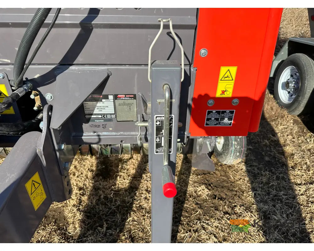 Maschio Entry 150 Round Baler - Fixed Chamber 72’’ Wide Pickup Automatic Oiler Round Balers