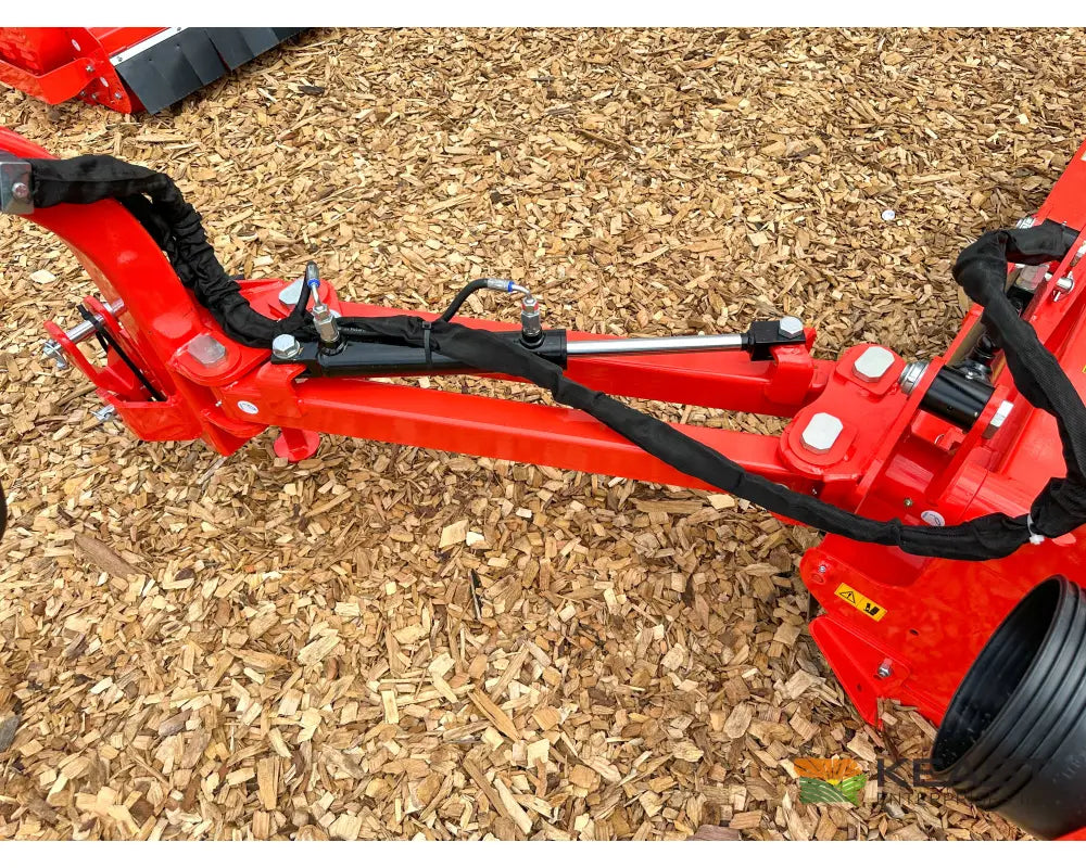 Maschio Giraffa M 120 / 140 / 160 / 180 Side Offset Flail Mowers Hydraulic Offset and Tilt Flail Mowers