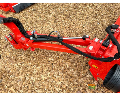 Maschio Giraffa M 120 / 140 / 160 / 180 Side Offset Flail Mowers Hydraulic Offset and Tilt Flail Mowers