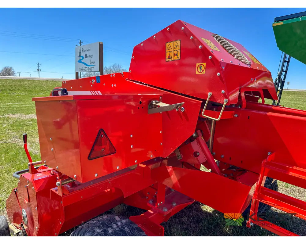 Maschio Pitagora Square Baler - Double Knot String Knotter Hydraulic Pickup Adjustment Square Balers