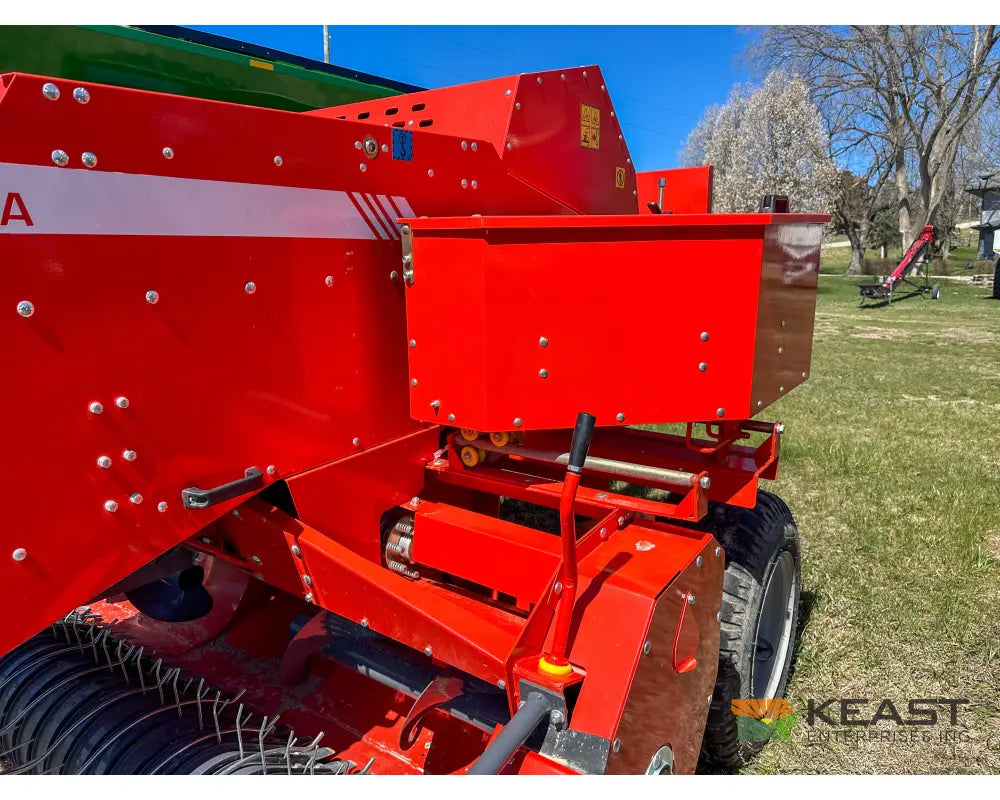 Maschio Pitagora Square Baler - Double Knot String Knotter Hydraulic Pickup Adjustment Square Balers