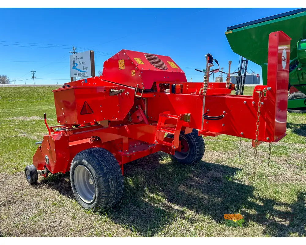 Maschio Pitagora Square Baler - Double Knot String Knotter Hydraulic Pickup Adjustment Square Balers