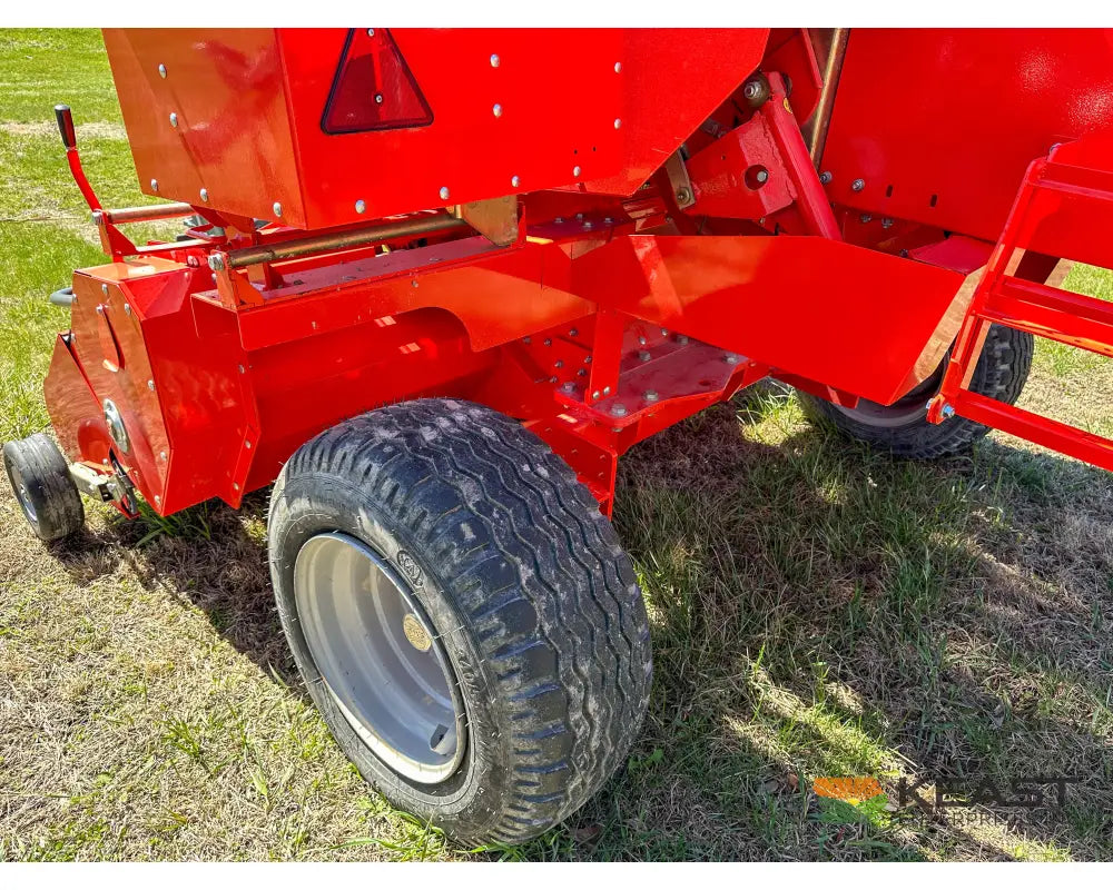 Maschio Pitagora Square Baler - Double Knot String Knotter Hydraulic Pickup Adjustment Square Balers