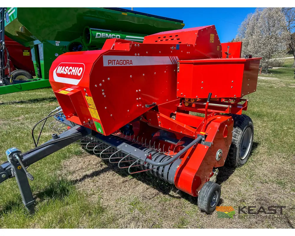 Maschio Pitagora Square Baler - Double Knot String Knotter Hydraulic Pickup Adjustment Square Balers