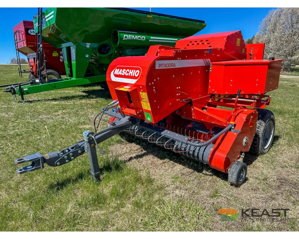 Maschio Pitagora Square Baler - Double Knot String Knotter Hydraulic Pickup Adjustment Square Balers